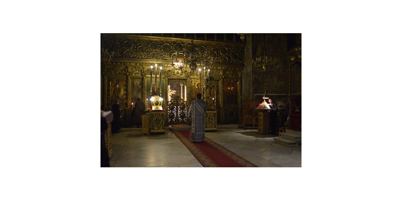 De ce se rostește Ectenia Mare din fața Sfintelor Uși?