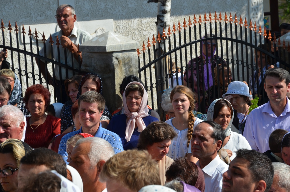 Biserica Parohiei Filioara - Agapia, resfinţită de IPS Mitropolit Teofan (GALERIE FOTO) Biserica Parohiei Filioara - Agapia, resfinţită de IPS Mitropolit Teofan (GALERIE FOTO)