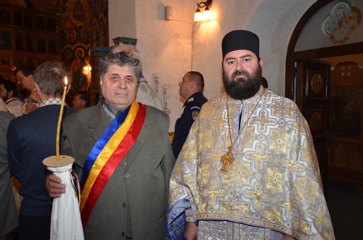 Biserica din Oşlobeni, resfinţită după ample lucrări de construcţie şi reabilitare