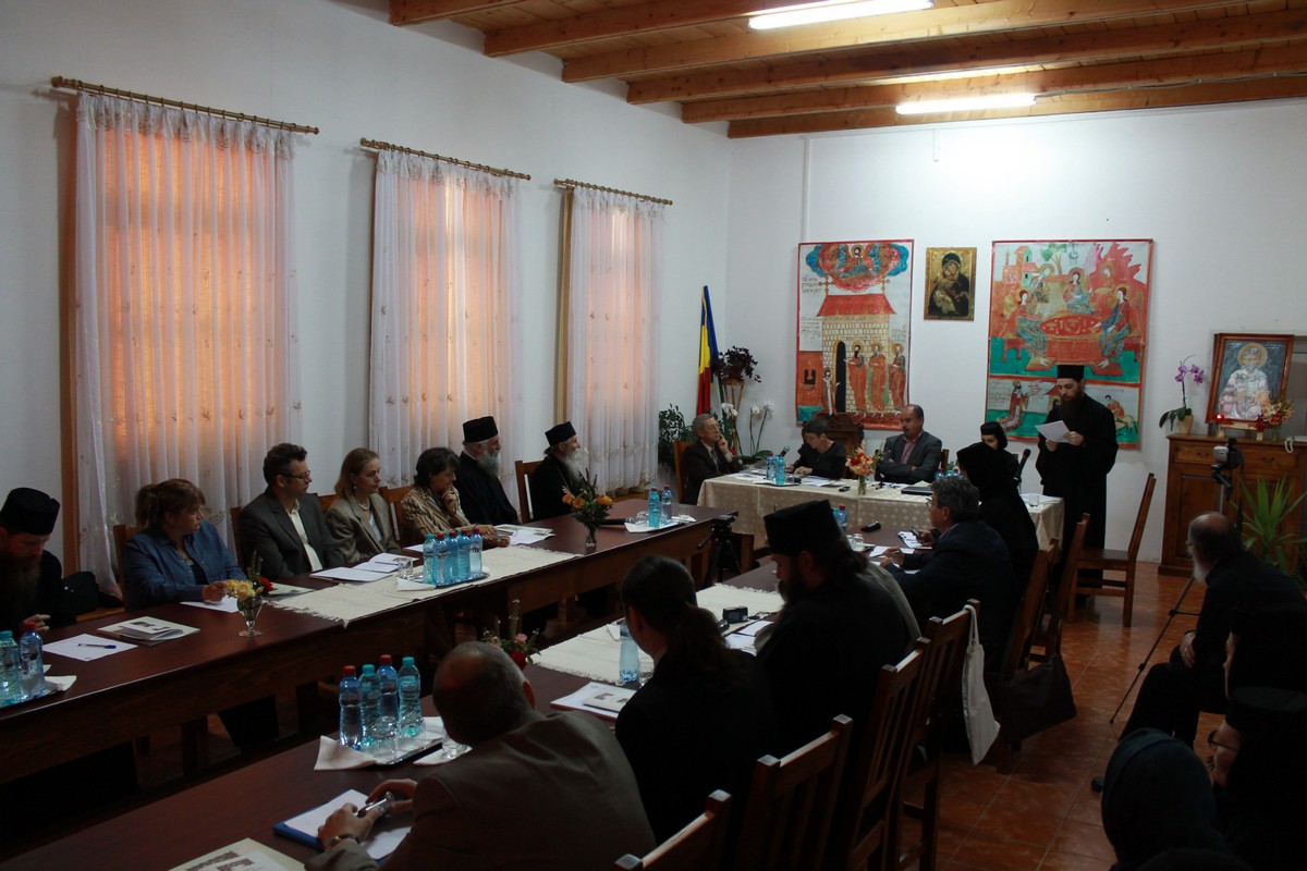 Simpozion dedicat ctitorilor şi restauratorilor Mănăstirii Dragomirna