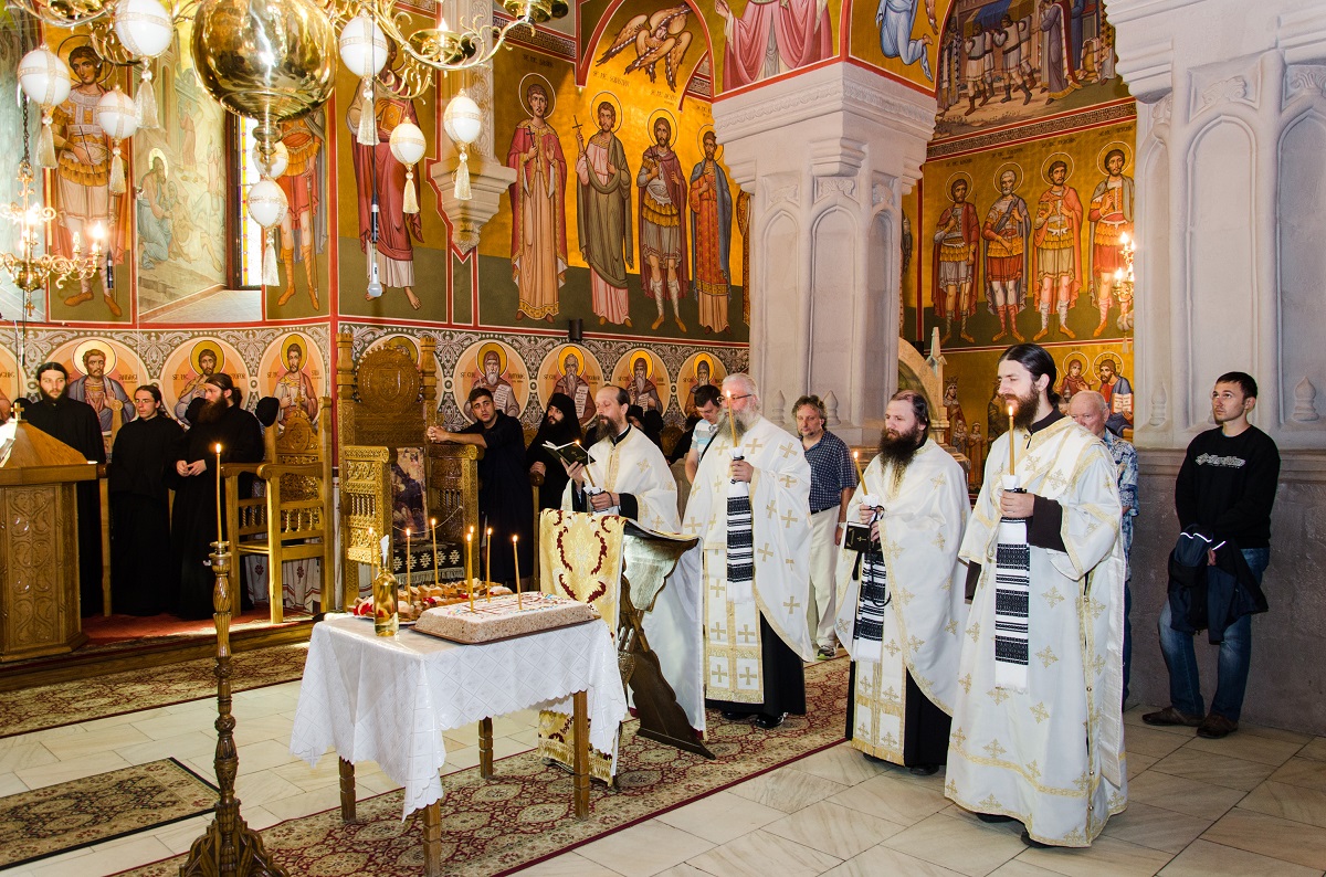 Patriarhii Iustin şi Teoctist, pomeniţi la Mănăstirea Putna