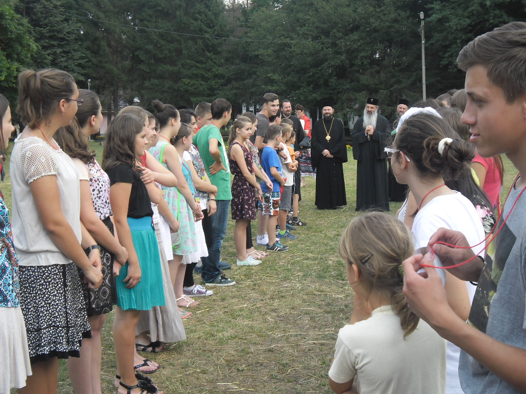 „Să deveniţi «apostoli» care să prelungiţi activitatea părintelui vostru în lume”