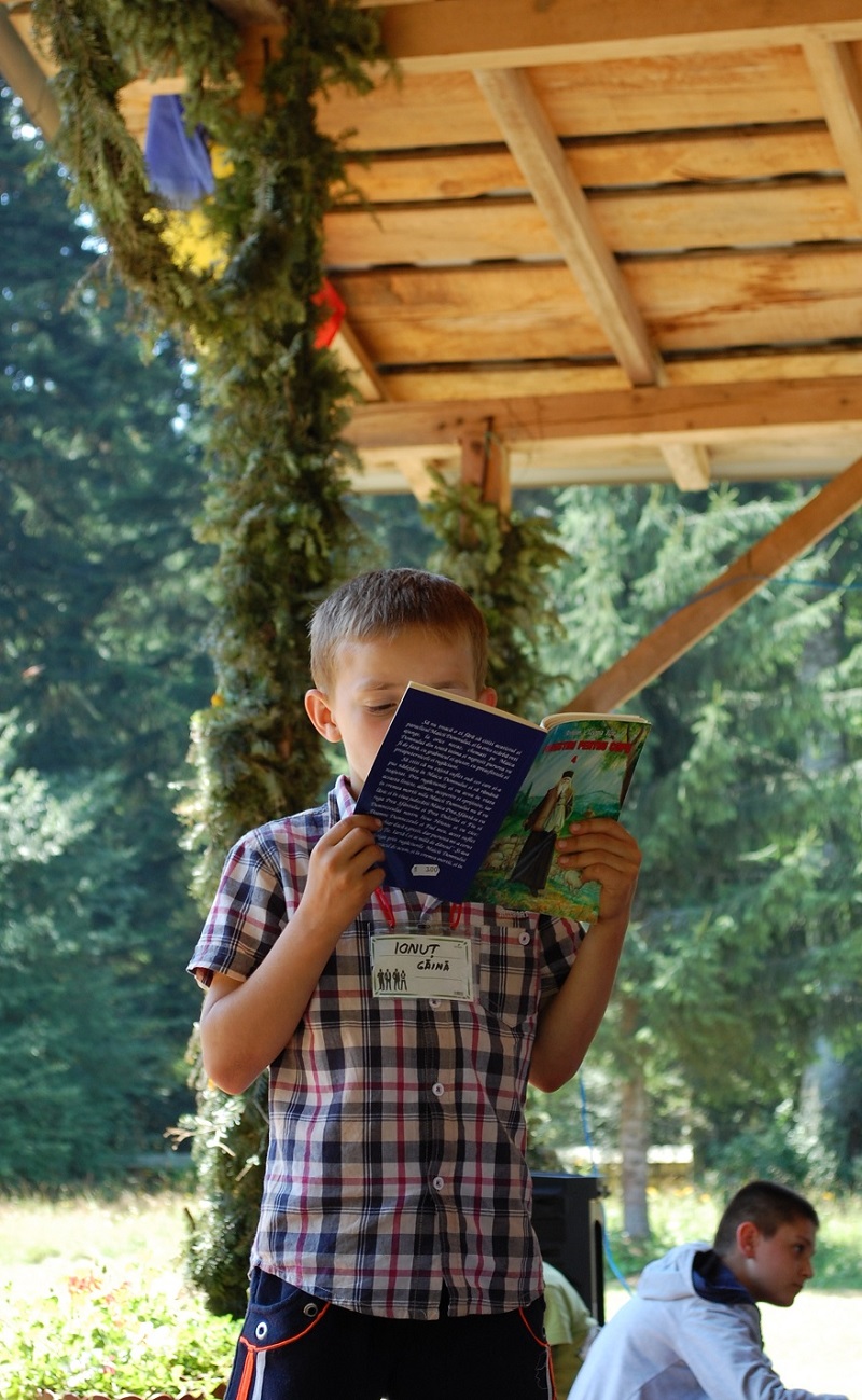 „În «poiana prieteniei» de la Nemţişor a înflorit «Bucuria credinţei»“