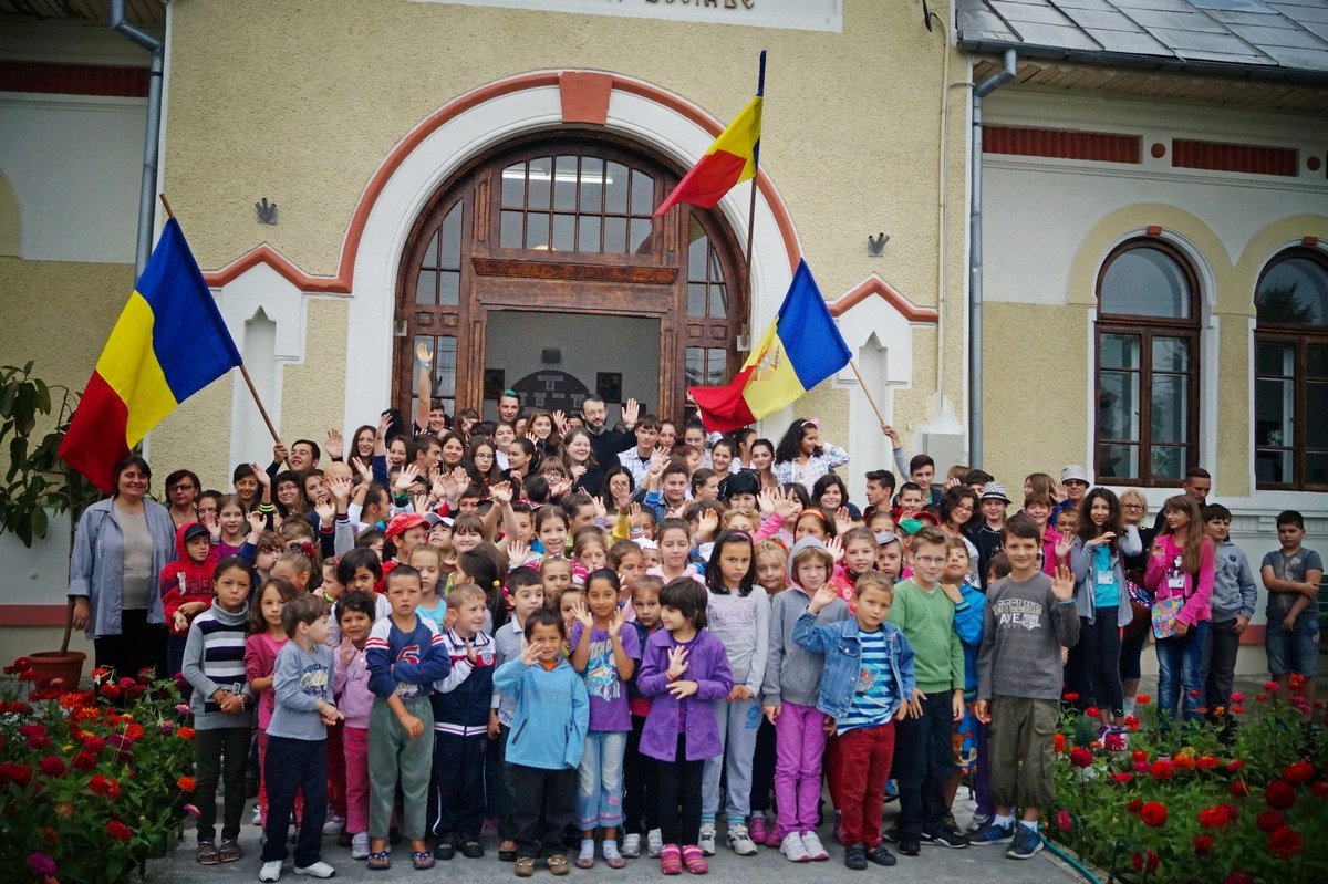 Frumuseţea prieteniei în Tabăra &quot;Aripi de înger&quot; (GALERIE FOTO)