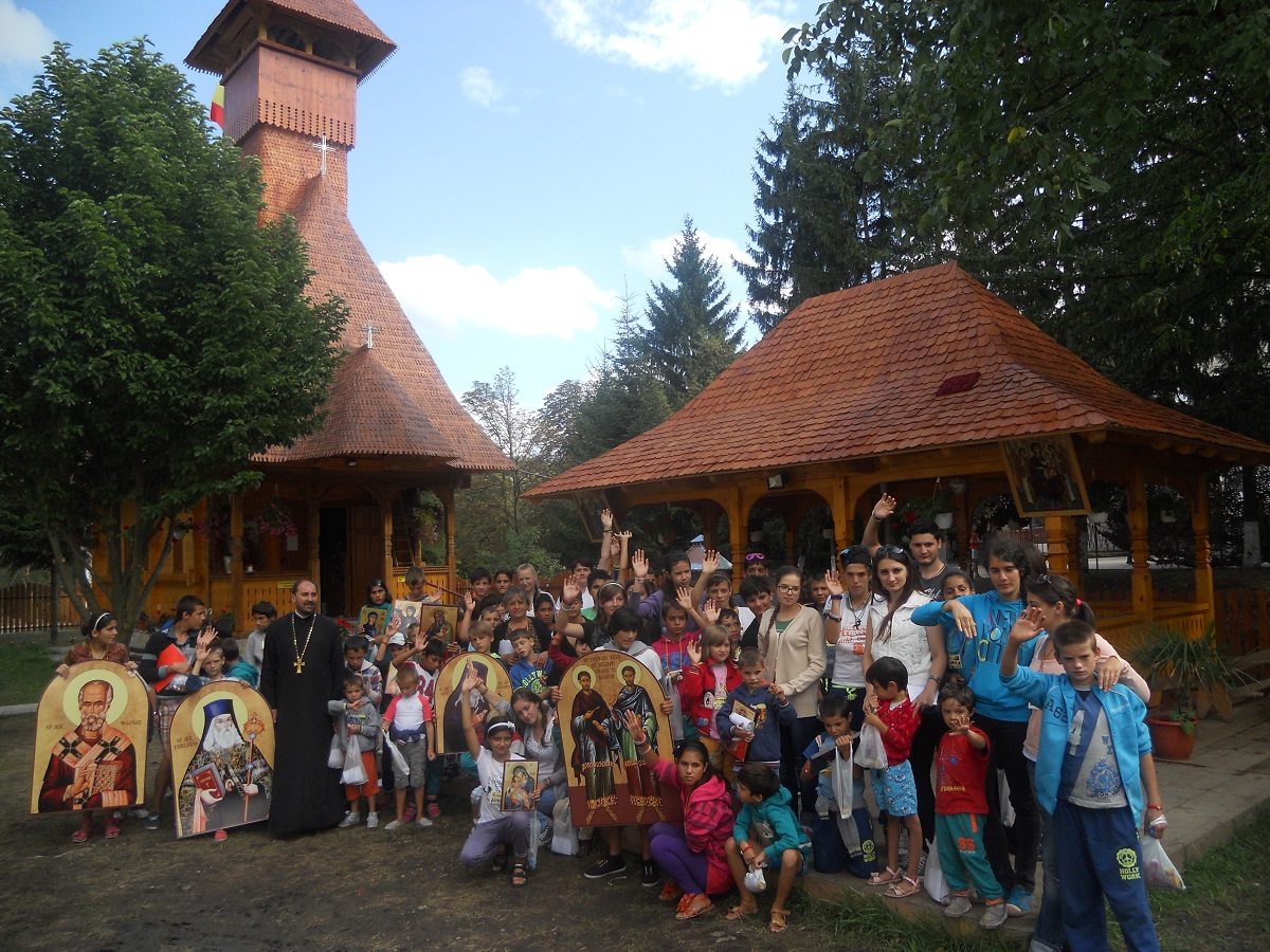 Taberele „Vestitorii Bucuriei“ de la Bălţăteşti au ajuns la final