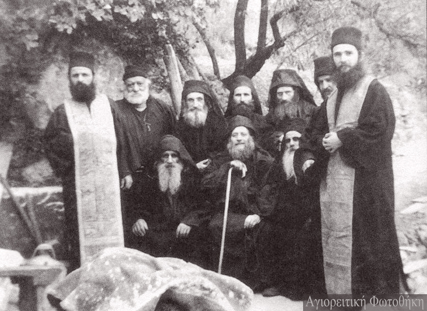 Viaţa lui Gheron Iosif Isihastul – 9: Diferite încercări şi ajutorul simţit de la Stăpâna noastră Născătoarea de Dumnezeu Viaţa lui Gheron Iosif Isihastul – 9: Diferite încercări şi ajutorul simţit de la Stăpâna noastră Născătoarea de Dumnezeu