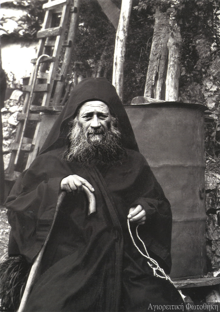 Gheron Iosif Isihastul (Foto: Douglas Lyttle) Viaţa lui Gheron Iosif Isihastul – 4: Moartea Bătrânului Efrem