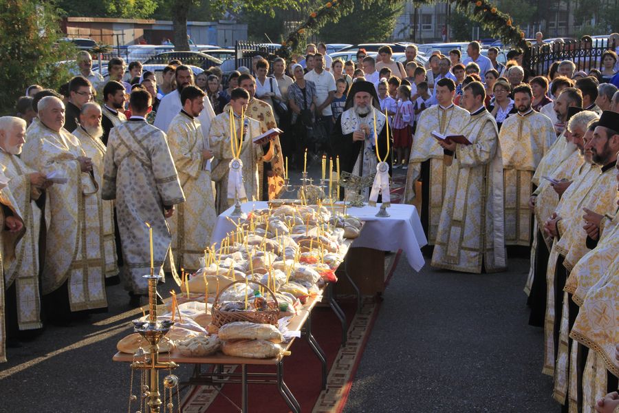 Bucurie duhovnicească la „biserica copiilor“ din Roman