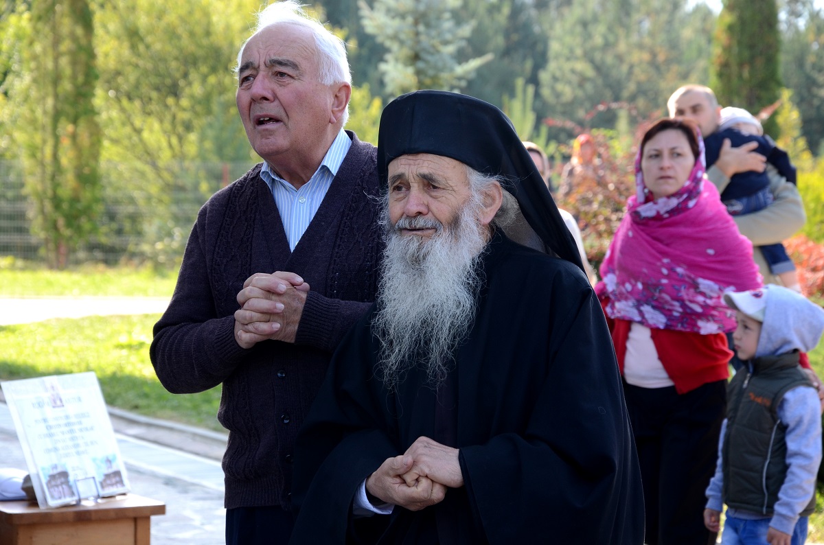 Sfinţii Cuvioşi Simeon şi Amfilohie, cinstiţi la Mănăstirea Pângăraţi prin Liturghie arhierească