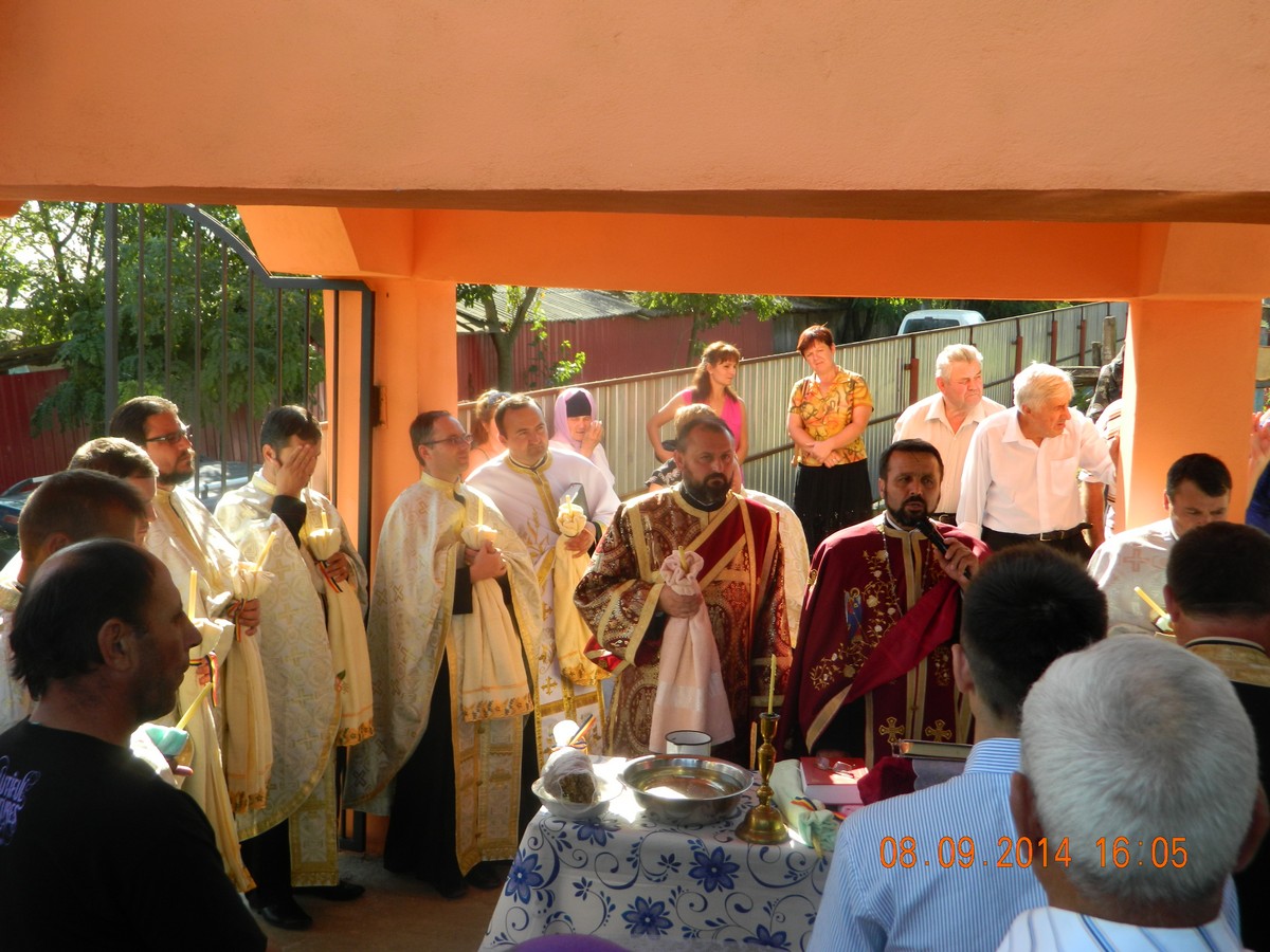 Sfinţirea clopotniţei Parohiei Căbeşti