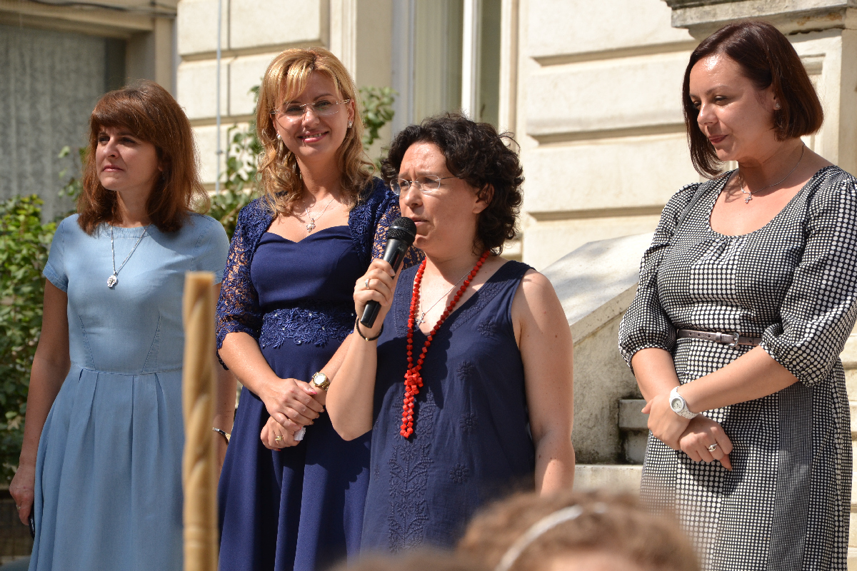 Deschiderea anului de învăţământ la Şcoala primară şi Gimnaziul „Varlaam“ (GALERIE FOTO)