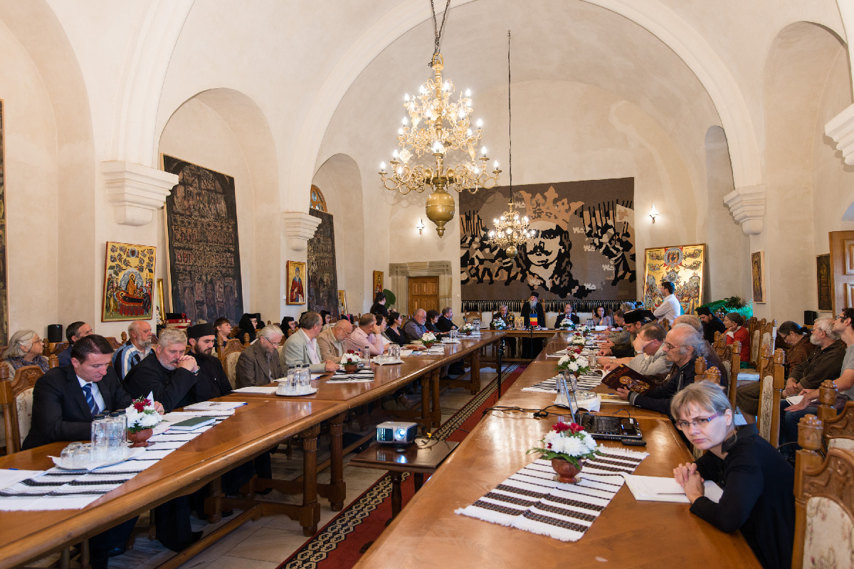 Foto: Mănăstirea Putna Colocviul „Jertfă şi creaţie“ de la Mănăstirea Putna, la final