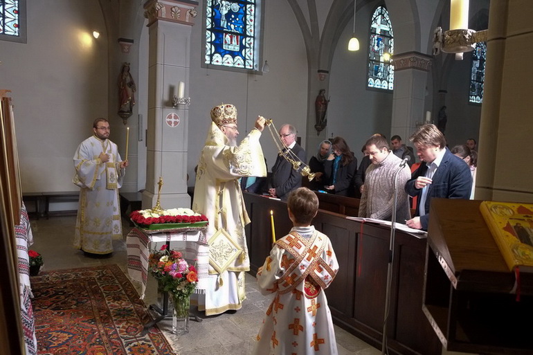 Consultări cu privire la proiectul  construirii unei biserici pentru comunitatea ortodoxă română din Bonn