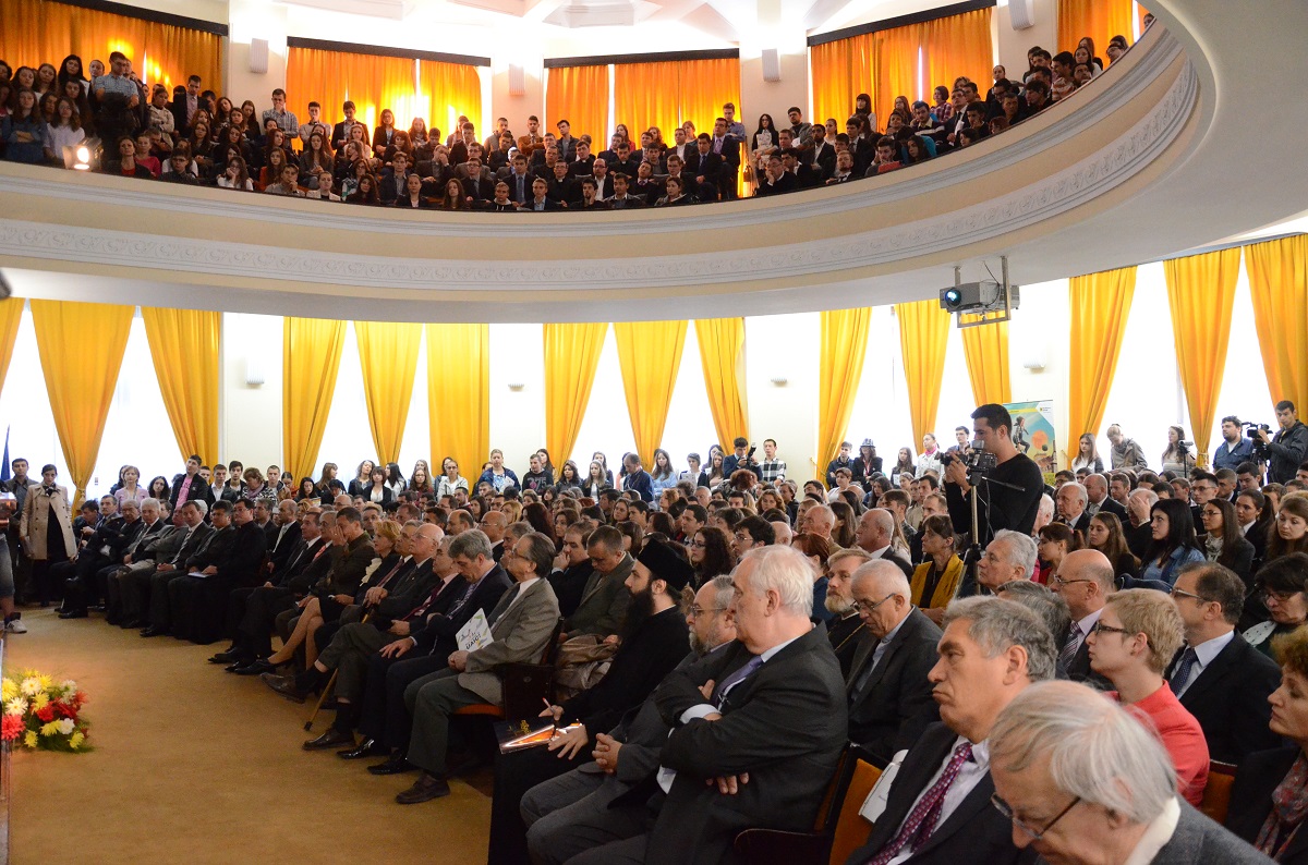 „O educaţie autentică trebuie să se muleze pe un raport inteligent între contingent şi veşnicie”