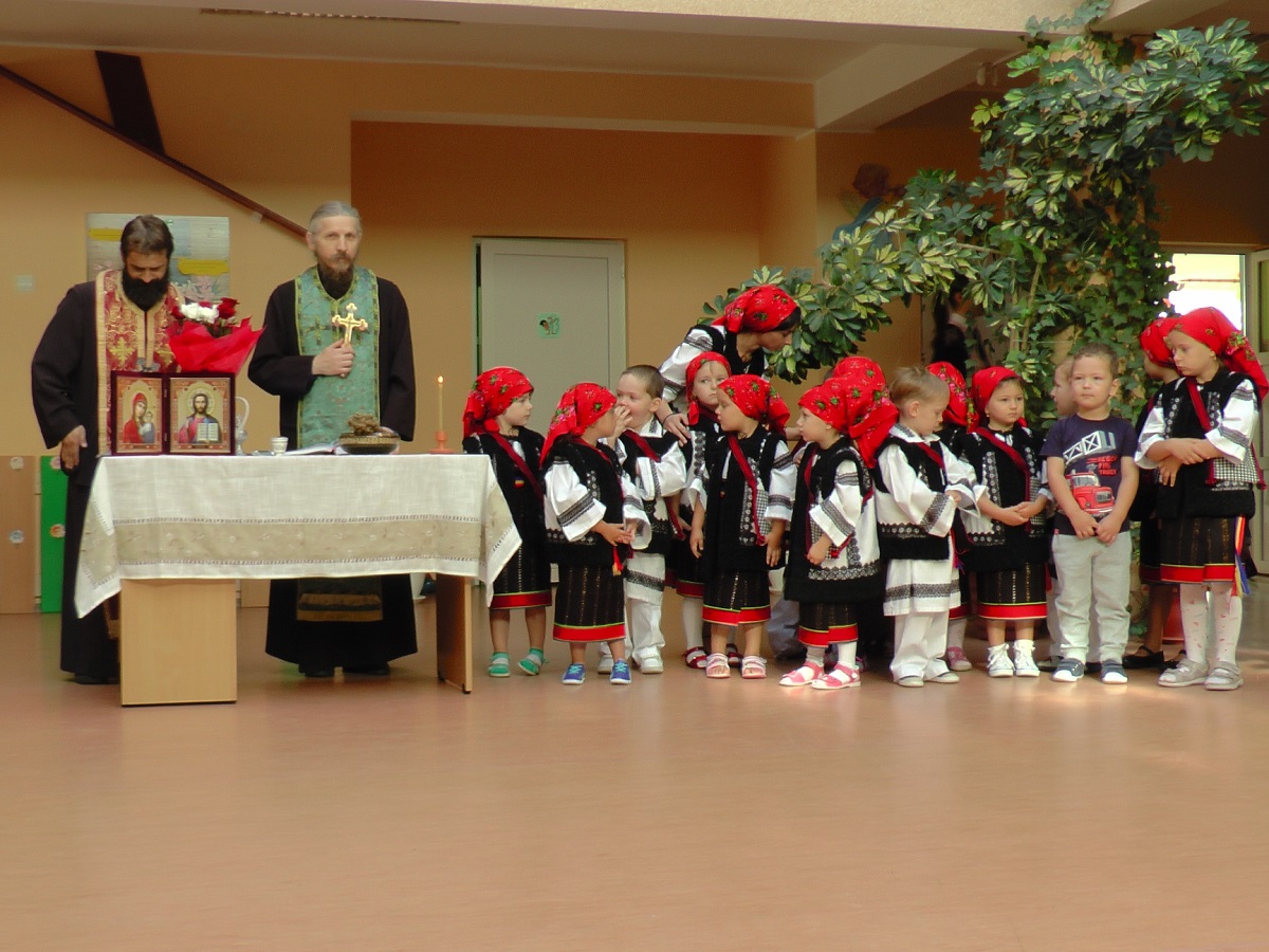 Grădiniţa cu Program Prelungit „Sfântul Ioan cel Nou de la Suceava“ şi-a deschis porţile Grădiniţa cu Program Prelungit „Sfântul Ioan cel Nou de la Suceava“ şi-a deschis porţile