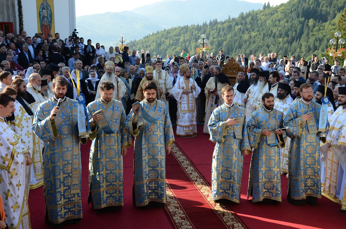 Sfinţii Cuvioşi Simeon şi Amfilohie, cinstiţi la Mănăstirea Pângăraţi prin Liturghie arhierească