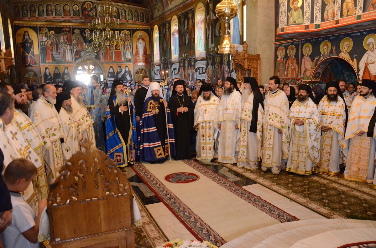 Sfinţii Cuvioşi Simeon şi Amfilohie, cinstiţi la Mănăstirea Pângăraţi prin Liturghie arhierească