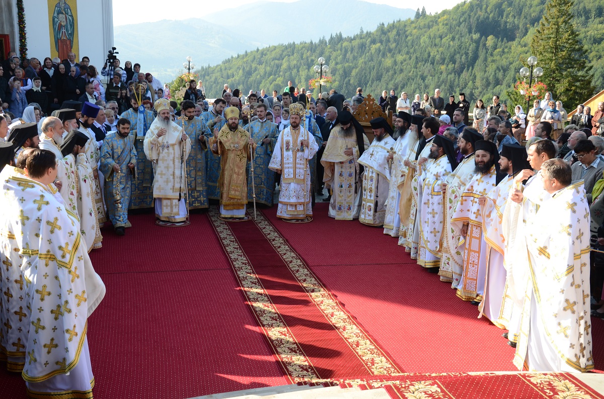 Sfinţii Cuvioşi Simeon şi Amfilohie, cinstiţi la Mănăstirea Pângăraţi prin Liturghie arhierească