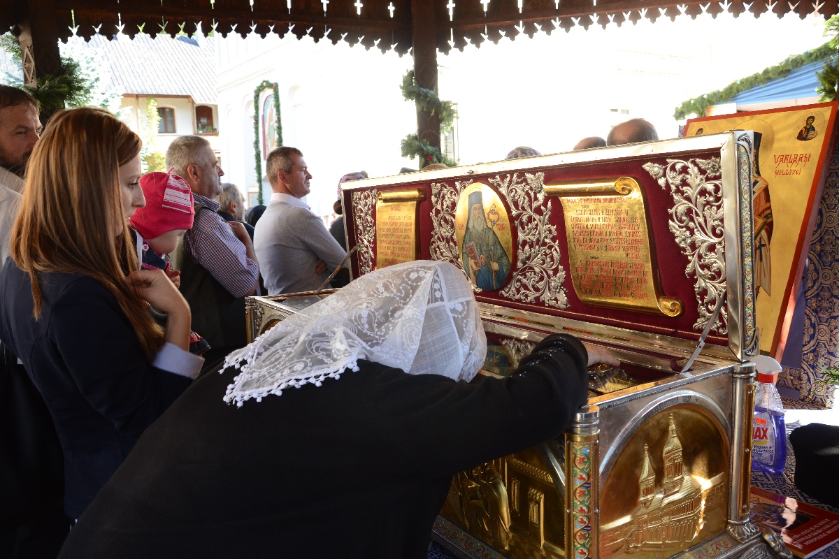 3 ierarhi, la hramul Mănăstirii Secu