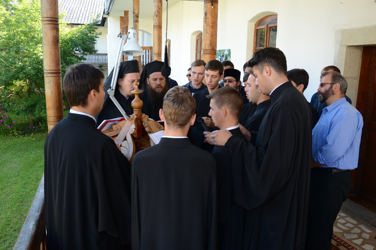 3 ierarhi, la hramul Mănăstirii Secu