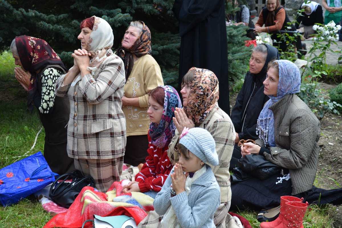 3 ierarhi, la hramul Mănăstirii Secu