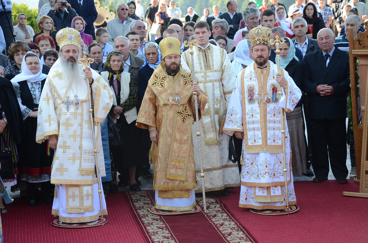 Sfinţii Cuvioşi Simeon şi Amfilohie, cinstiţi la Mănăstirea Pângăraţi prin Liturghie arhierească