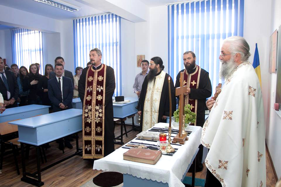 Sfinţire de cabinet de religie, la Liceul Tehnologic „Ion Nistor“ din Vicovu de Sus