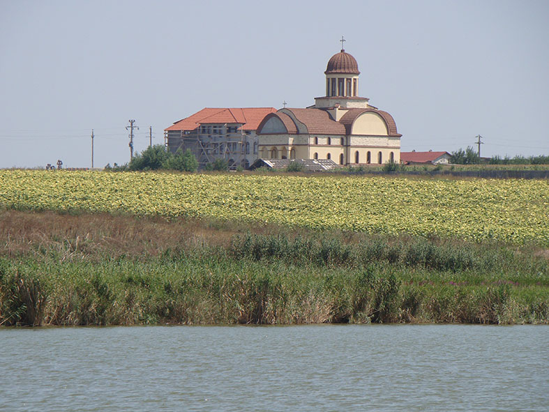Sfinţirea bisericii Mănăstirii 23 August Sfinţirea bisericii Mănăstirii 23 August