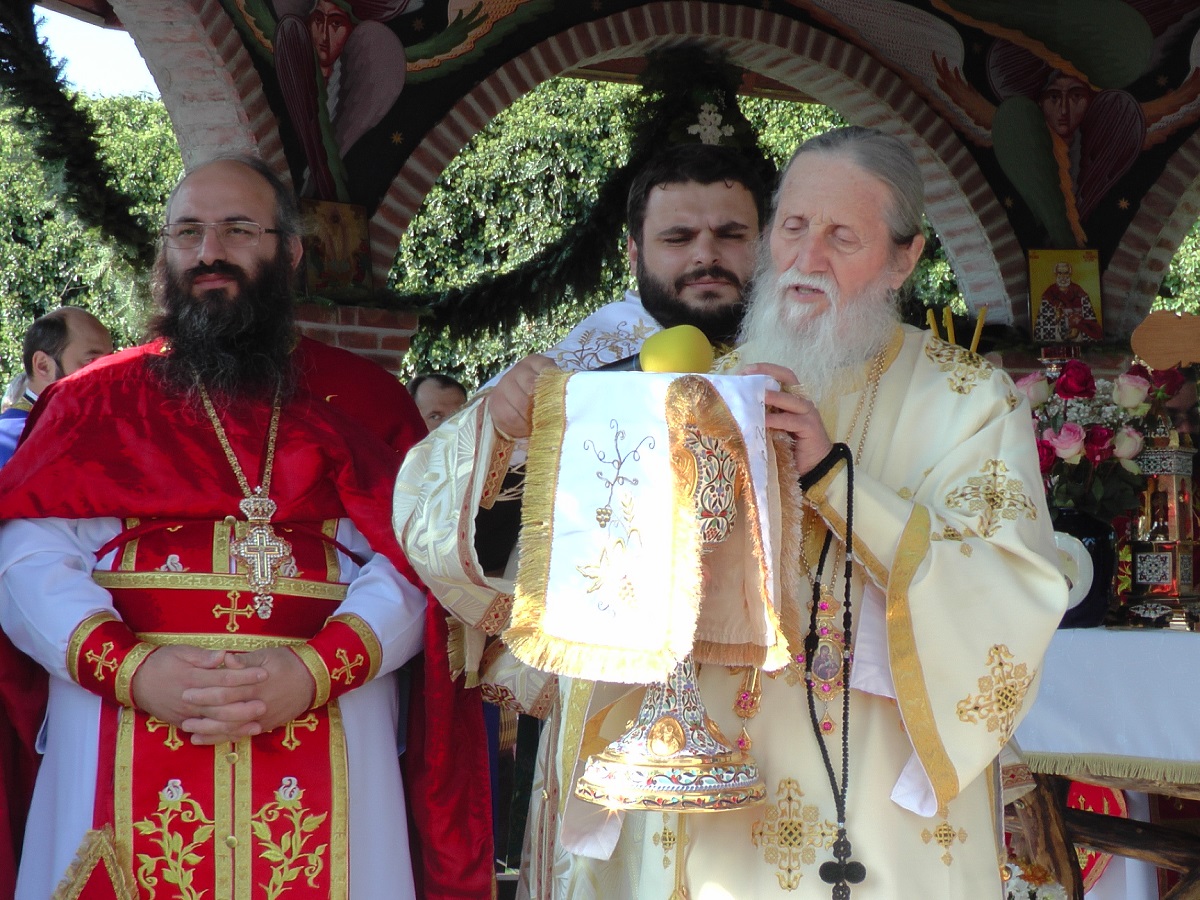 Slujbă arhierească la hramul de toamnă al Mănăstirii Râşca
