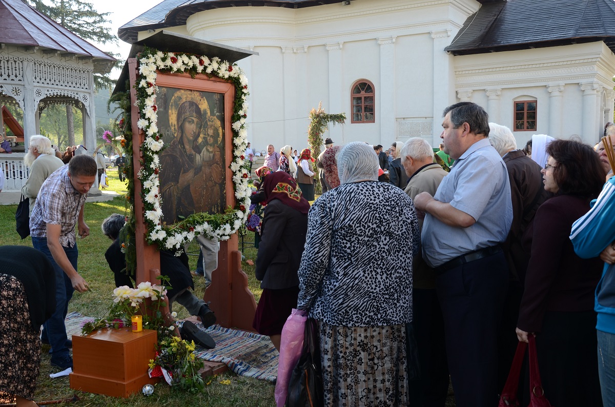 3 ierarhi şi 3.000 de credincioşi la hramul Mănăstirii Vorona