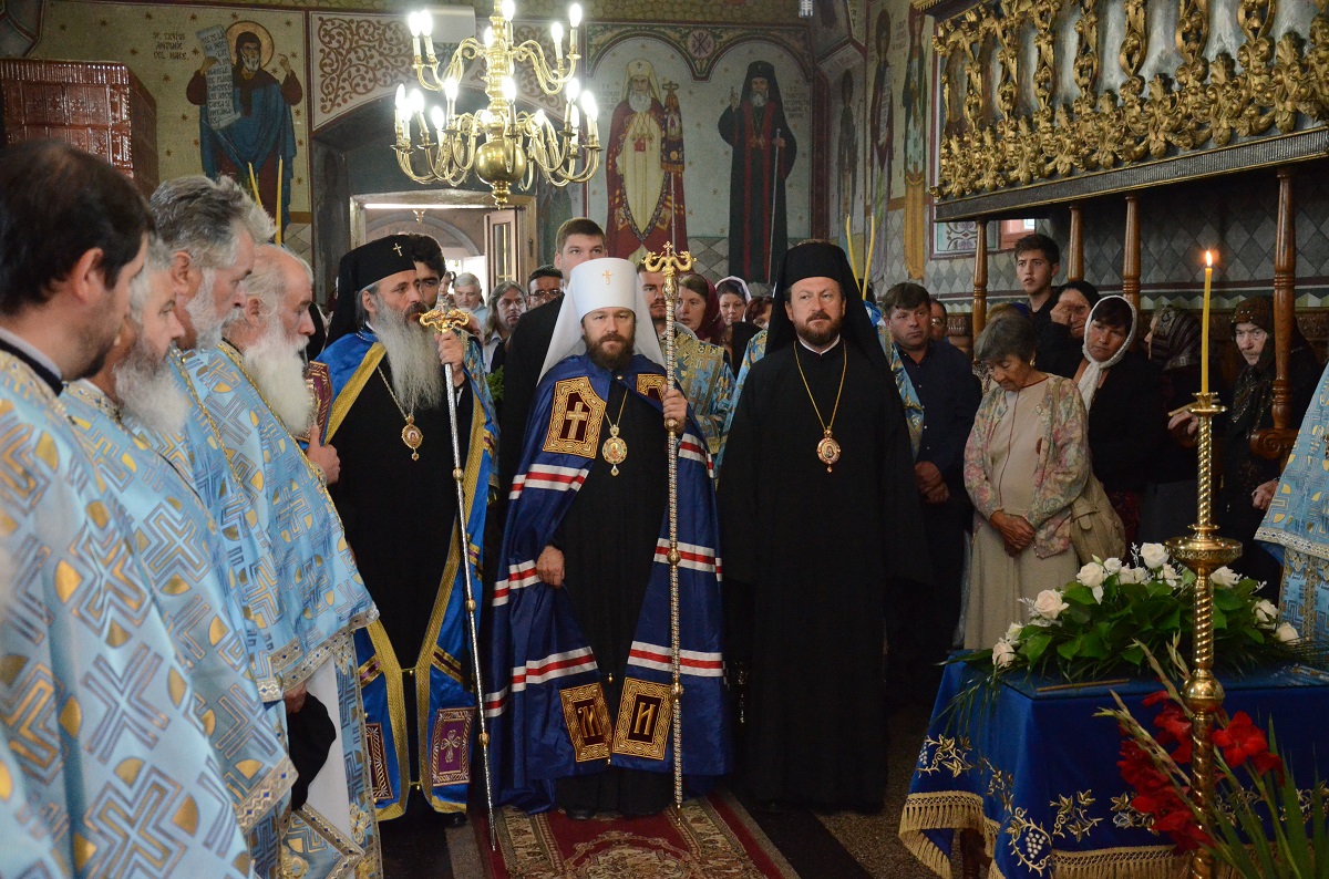 3 ierarhi şi 3.000 de credincioşi la hramul Mănăstirii Vorona