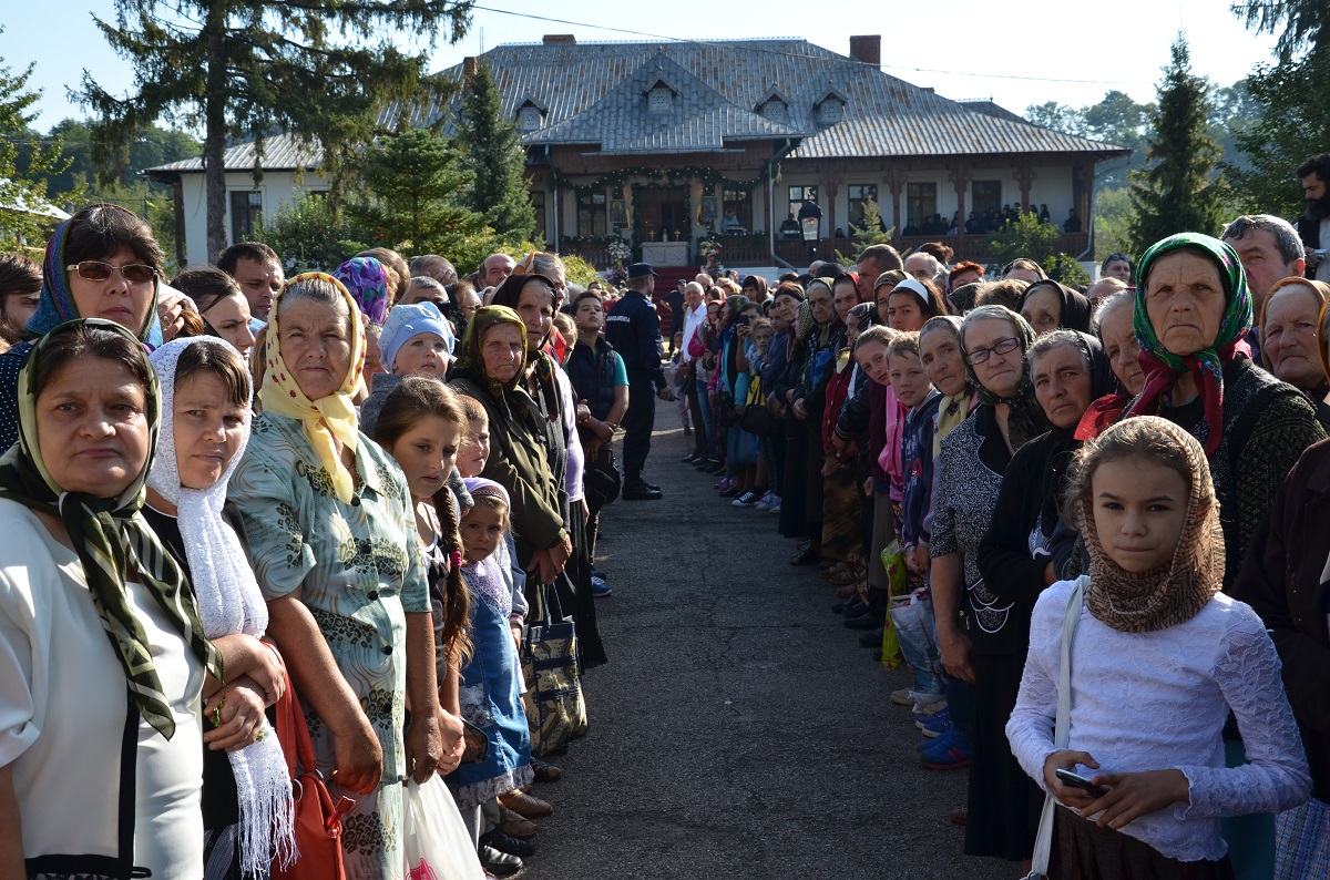 3 ierarhi şi 3.000 de credincioşi la hramul Mănăstirii Vorona