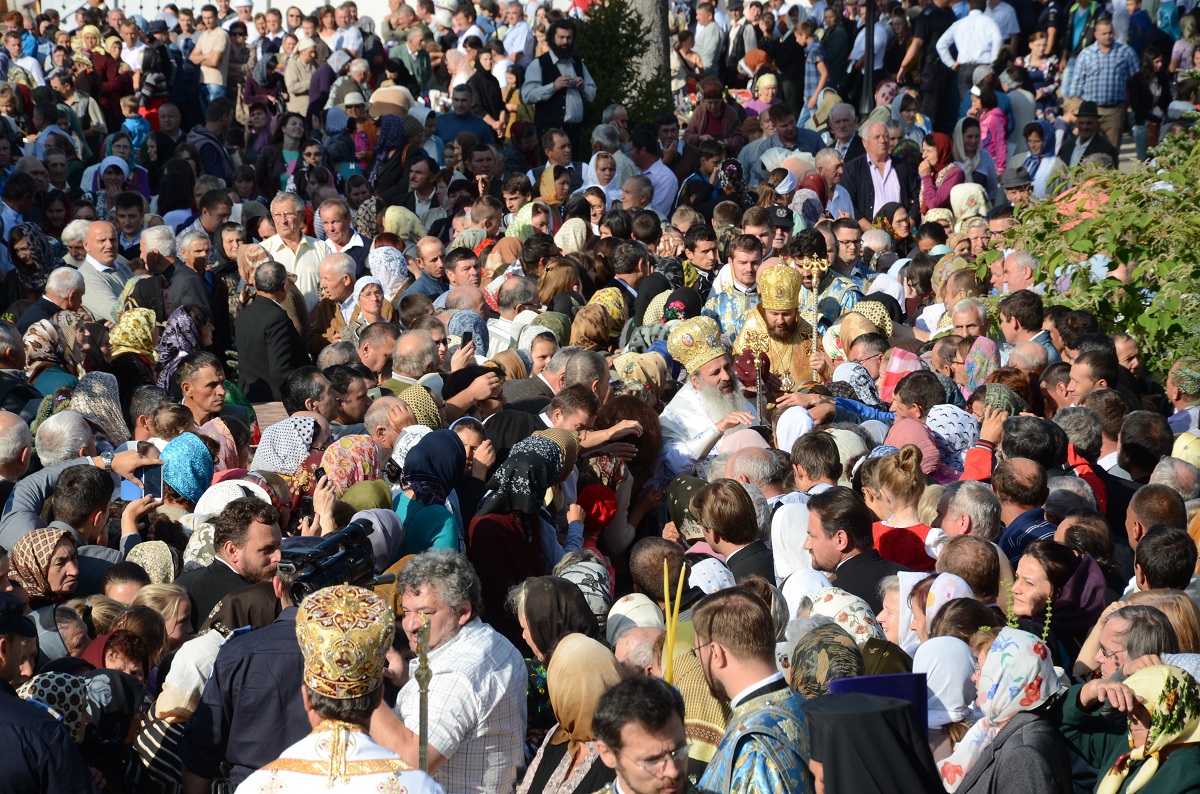 3 ierarhi şi 3.000 de credincioşi la hramul Mănăstirii Vorona