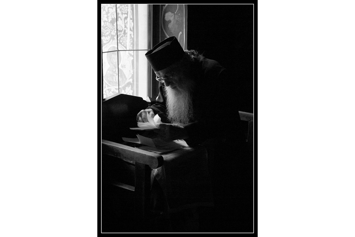 Sfinții de lângă noi: Părintele Hrisostom de la Bucium / Foto: Daniel Bejenaru Părintele Hrisostom de la Bucium