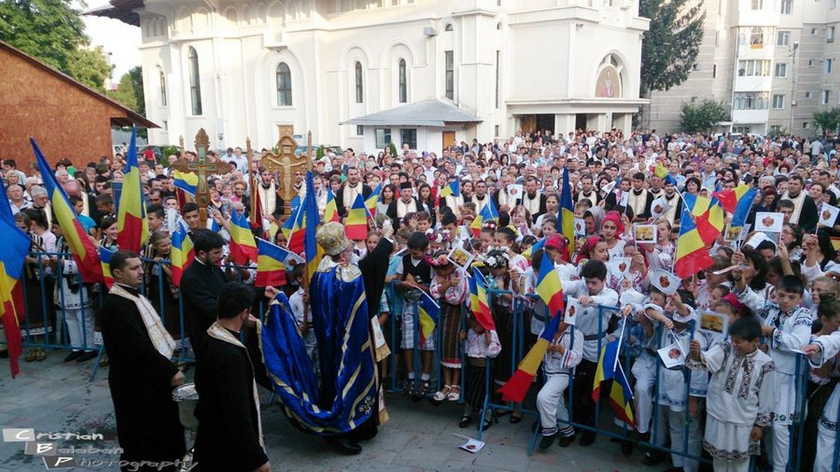 Moineşteni în rugăciune pe „Calea Sfinţilor“