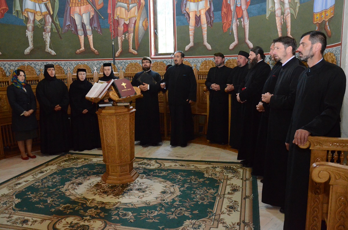 Revederea la 20 de ani a promoţiei 1994 a Seminarului Teologic de la Mănăstirea Neamţ (galerie FOTO)