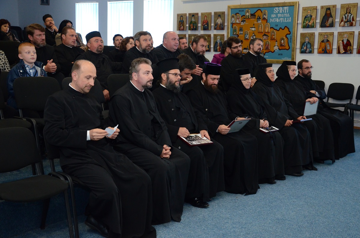 Revederea la 20 de ani a promoţiei 1994 a Seminarului Teologic de la Mănăstirea Neamţ (galerie FOTO)