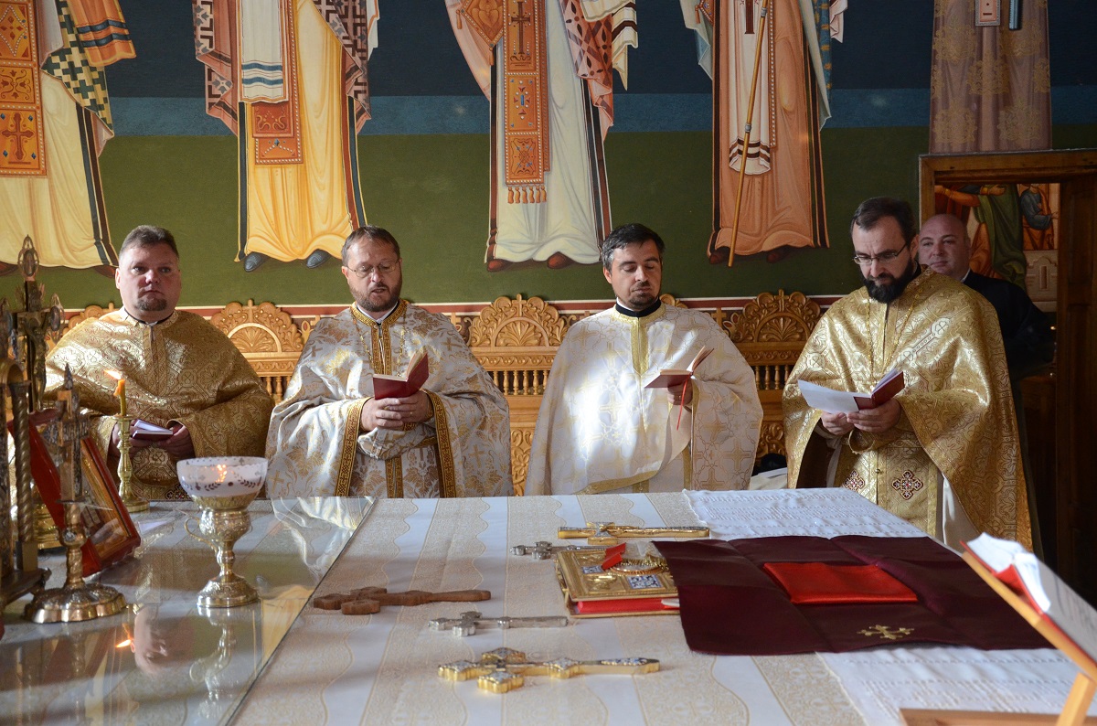 Revederea la 20 de ani a promoţiei 1994 a Seminarului Teologic de la Mănăstirea Neamţ (galerie FOTO)