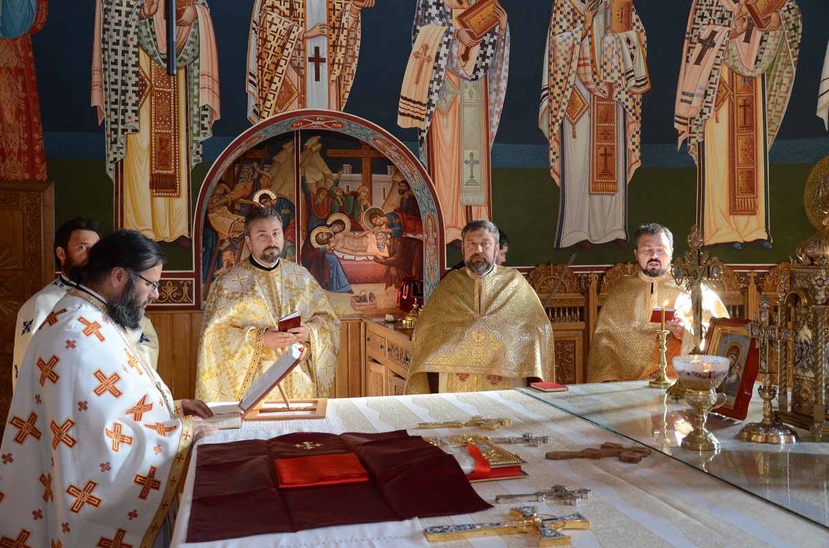 Revederea la 20 de ani a promoţiei 1994 a Seminarului Teologic de la Mănăstirea Neamţ (galerie FOTO)