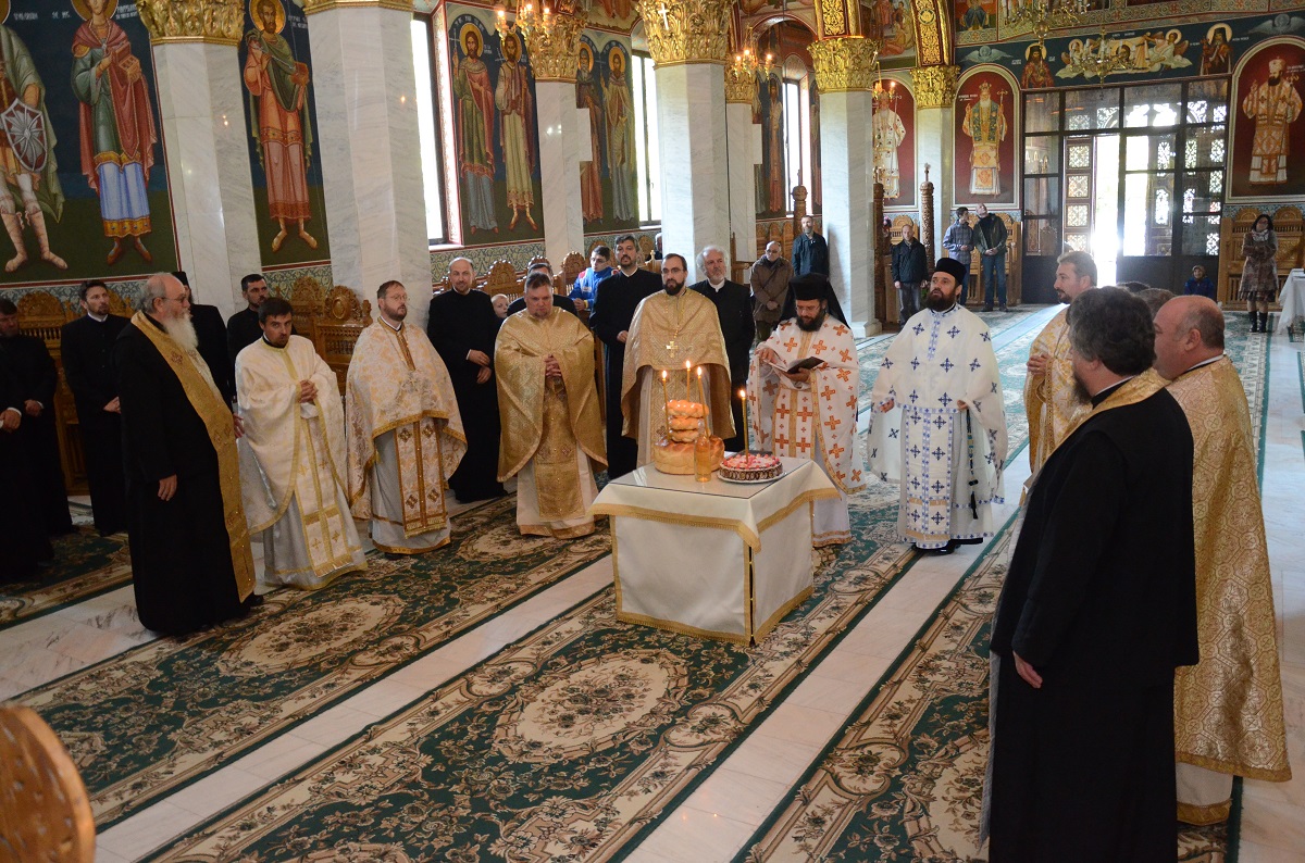 Revederea la 20 de ani a promoţiei 1994 a Seminarului Teologic de la Mănăstirea Neamţ (galerie FOTO)