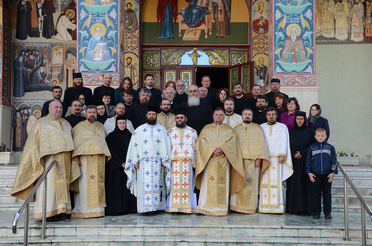 Fotografii: Tudorel Rusu Revederea la 20 de ani a promoţiei 1994 a Seminarului Teologic de la Mănăstirea Neamţ (galerie FOTO)