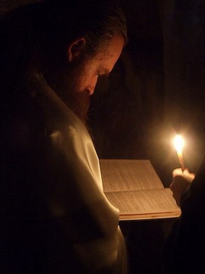 De ce se săvârșește Miezonoptica în miez de noapte?