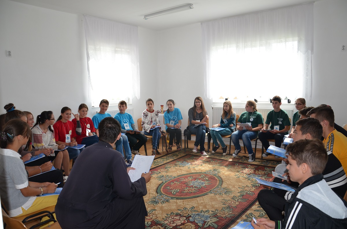 Seminar de formare cu tinerii în Parohia Zoiţani