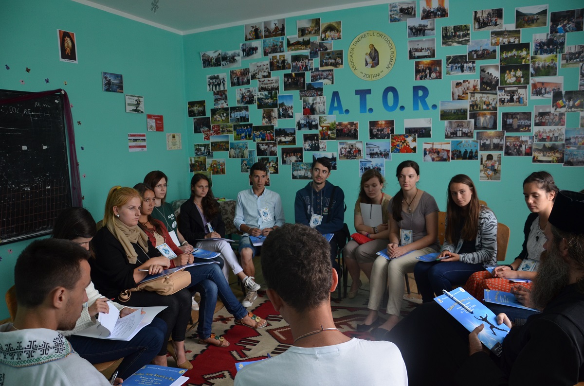 Seminar de formare cu tinerii în Parohia Zoiţani