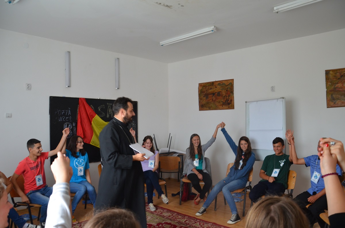 Seminar de formare cu tinerii în Parohia Zoiţani