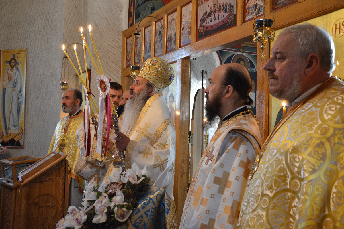 IPS Teofan, la deschiderea noului an şcolar a Seminarului Teologic din Botoşani: „Să fiţi oameni ai lui Dumnezeu“