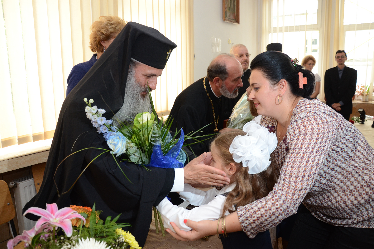 IPS Teofan, la deschiderea noului an şcolar a Seminarului Teologic din Botoşani: „Să fiţi oameni ai lui Dumnezeu“