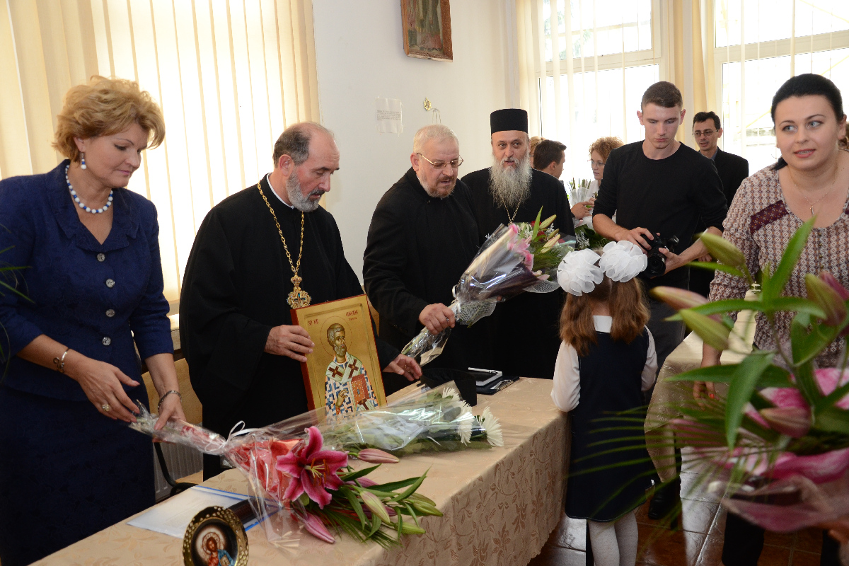 IPS Teofan, la deschiderea noului an şcolar a Seminarului Teologic din Botoşani: „Să fiţi oameni ai lui Dumnezeu“