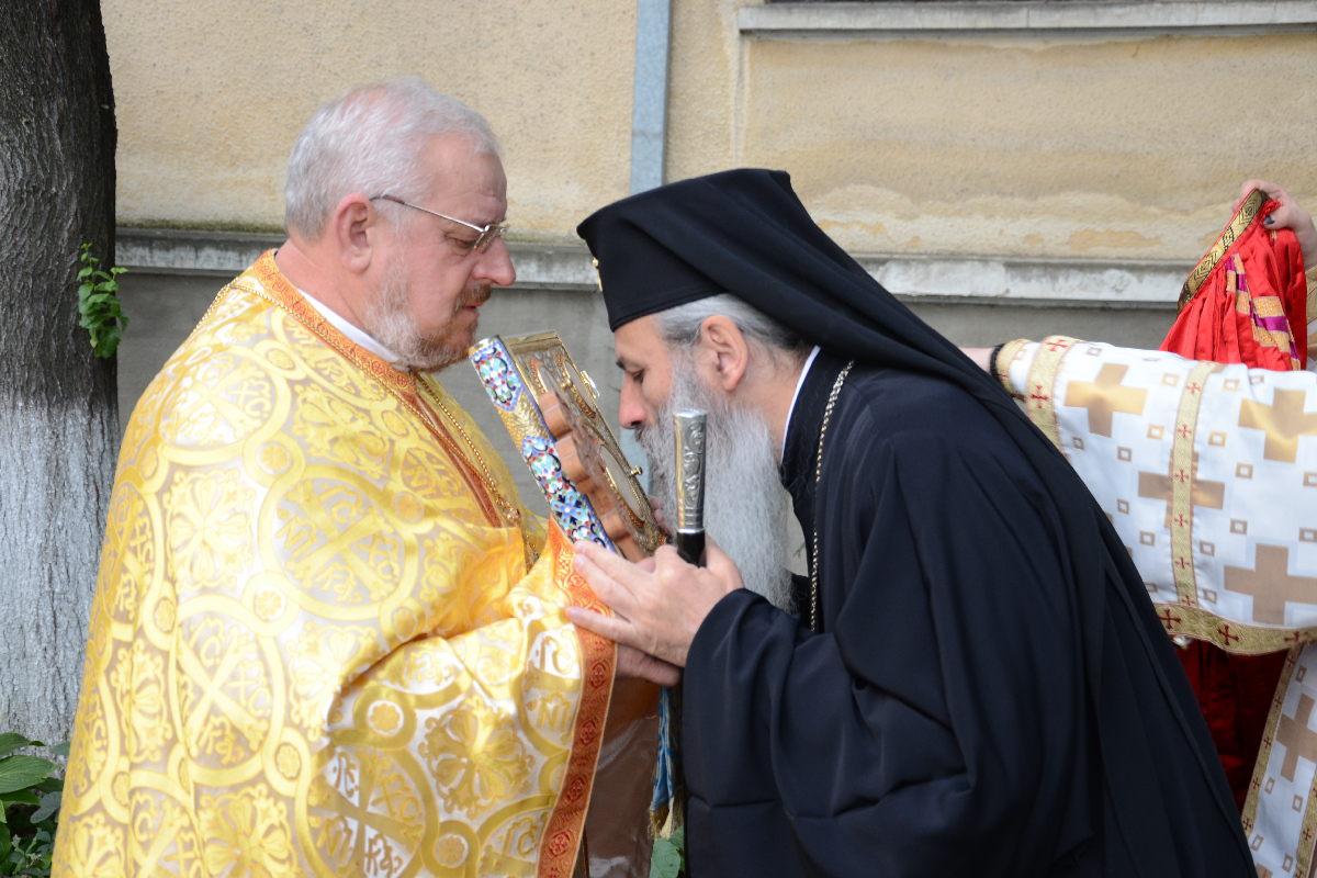 IPS Teofan, la deschiderea noului an şcolar a Seminarului Teologic din Botoşani: „Să fiţi oameni ai lui Dumnezeu“