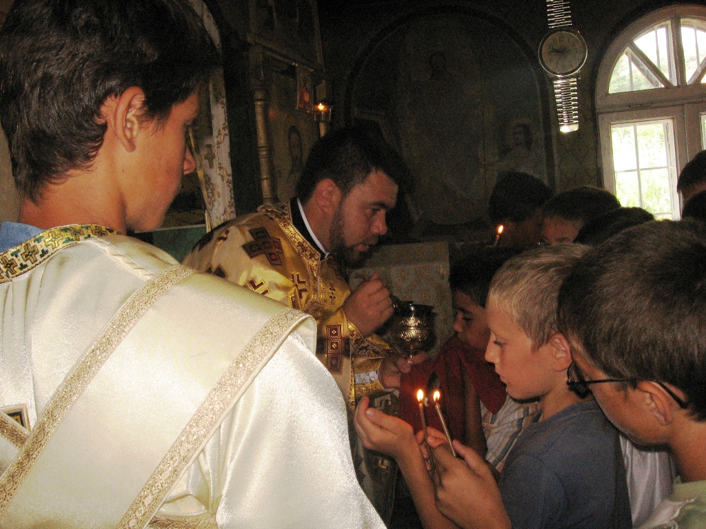 Concurs fotografie Sfânta Împărtășanie (foto 1) - Pr. Adrian Miron
